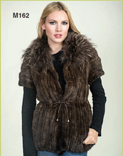 Load image into Gallery viewer, KNITTED MINK VEST FOX COLLAR - BROWN
